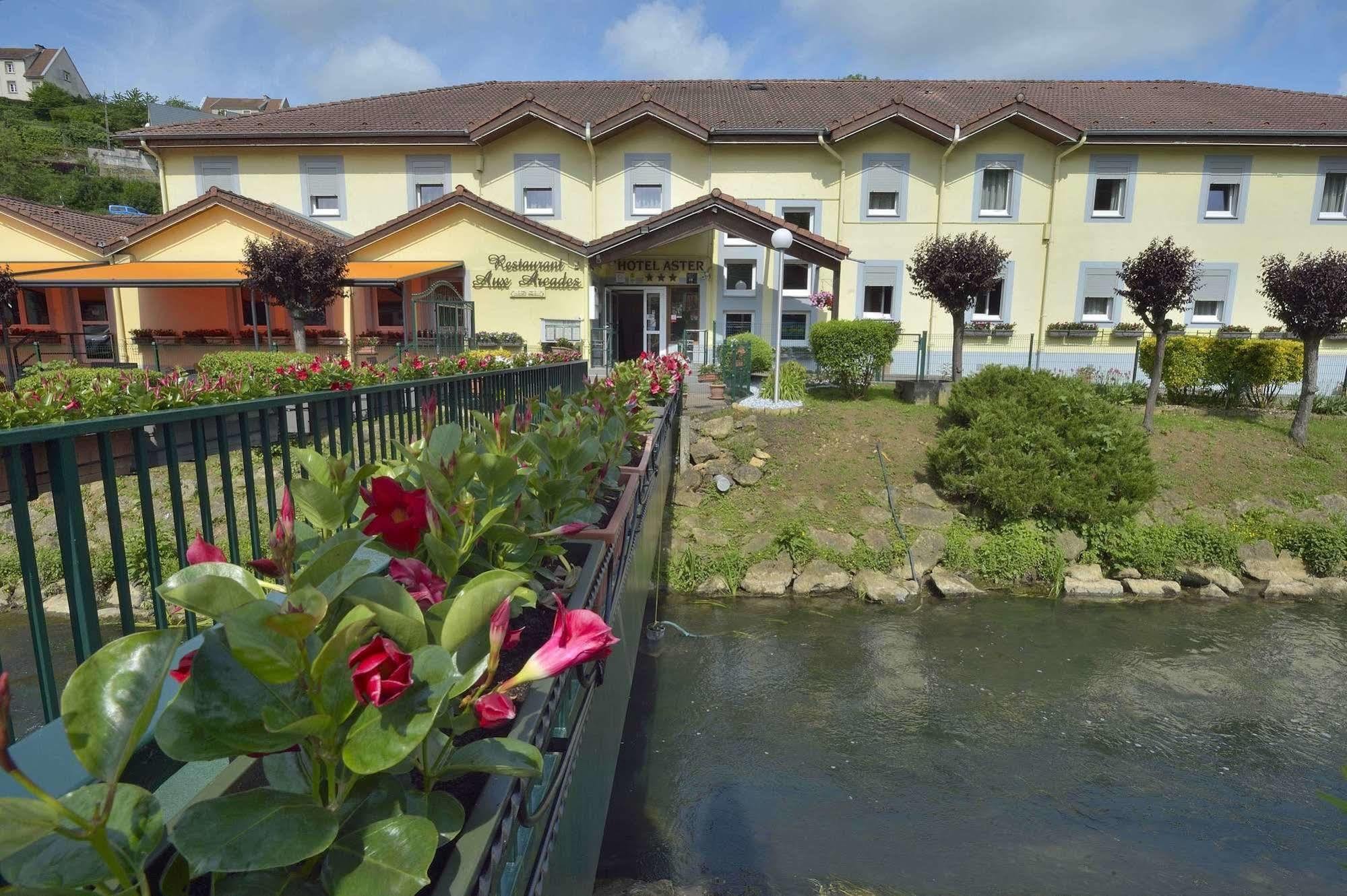 Hotel Aster Restaurant Aux Arcades Briey ภายนอก รูปภาพ